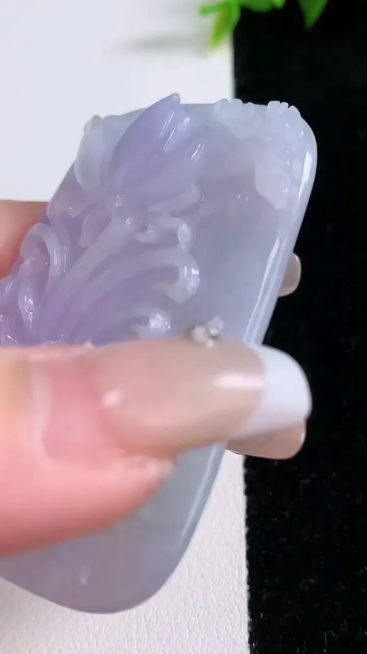 天然A货翡翠春带彩紫罗兰鸟语花香吊坠，尺寸58.8-38.4-6.7，重量:31.55g
1月28日