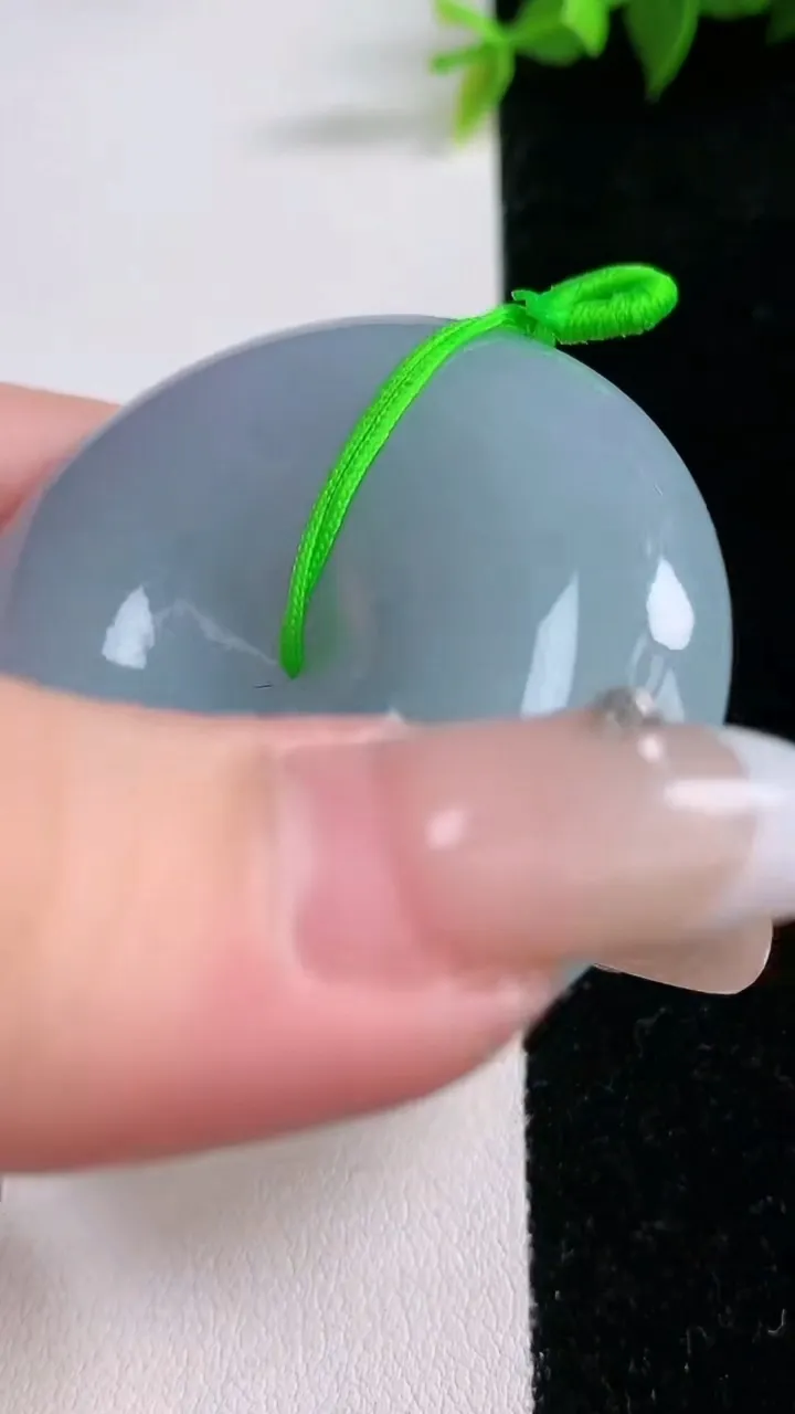 天然A货翡翠紫罗兰平安扣吊坠，尺寸49.2-12.5，重量:62.59g
1月28日