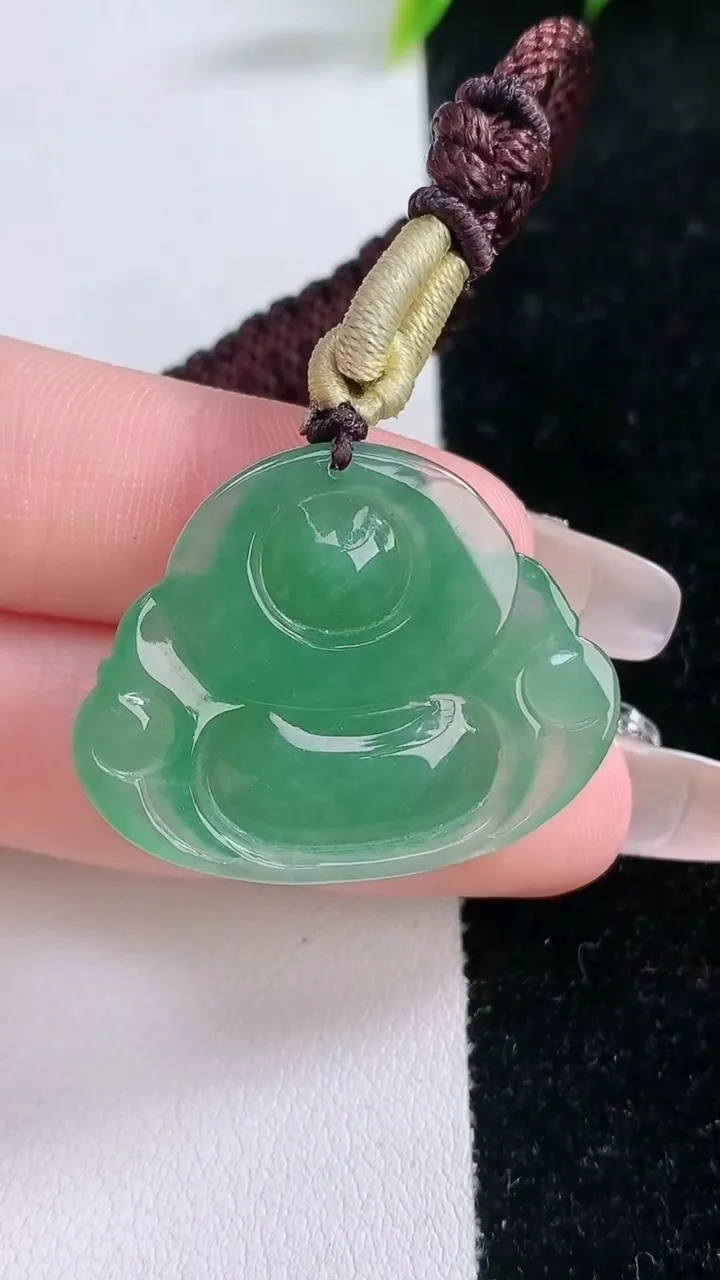 天然A货翡翠佛公吊坠，尺寸25-31.8-6.7，重量:10.84g
1月28日