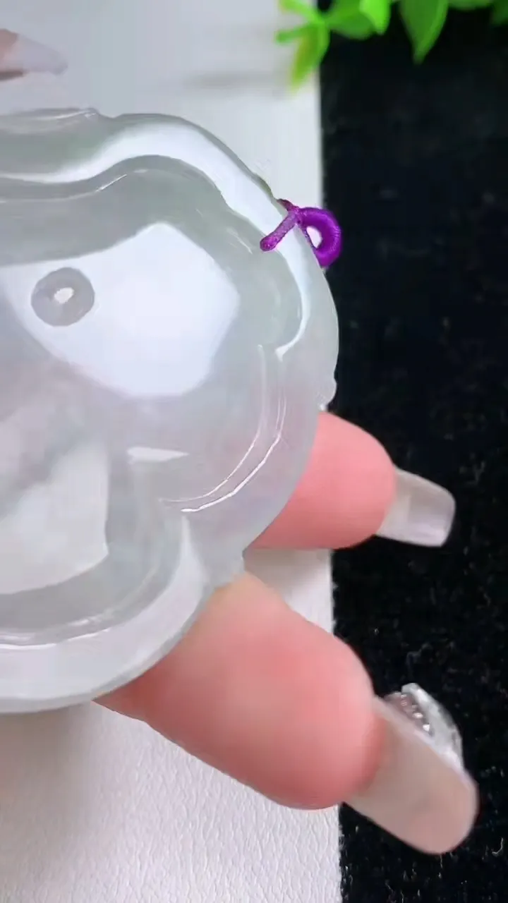 天然A货翡翠文殊菩萨吊坠，尺寸59.7-46-6，重量:32.04g
1月28日