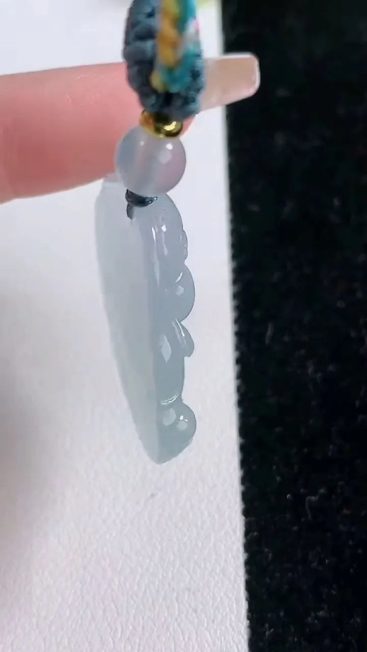 天然A货翡翠种飘花佛公吊坠，尺寸29-33.6-5.8，重量:11.95g
1月28日