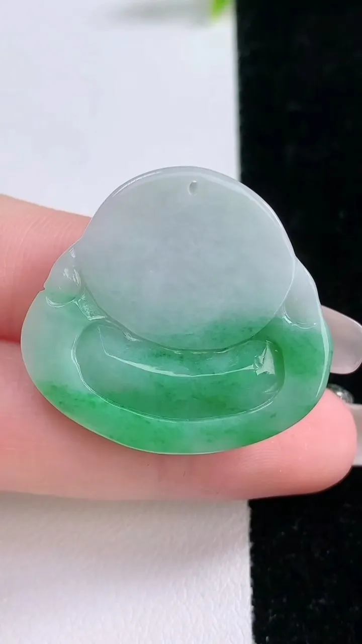 天然A货翡翠佛公吊坠，尺寸29.7-32.3-6.7，重量:10.44g
1月28日