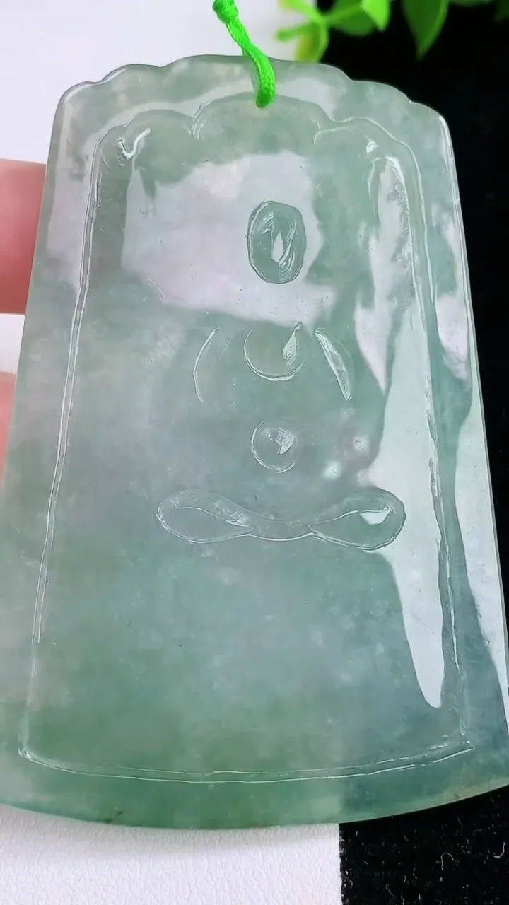 天然A货翡翠文殊菩萨吊坠，尺寸74.8-53-5.2，重量:47.49g
1月28日