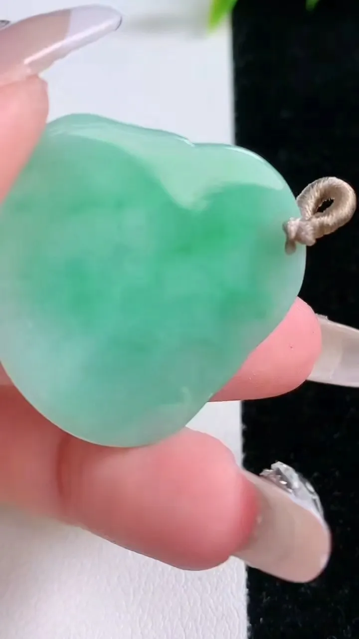 天然A货翡翠佛公吊坠，尺寸33-33.6-4.3，重量:9.03g
1月28日