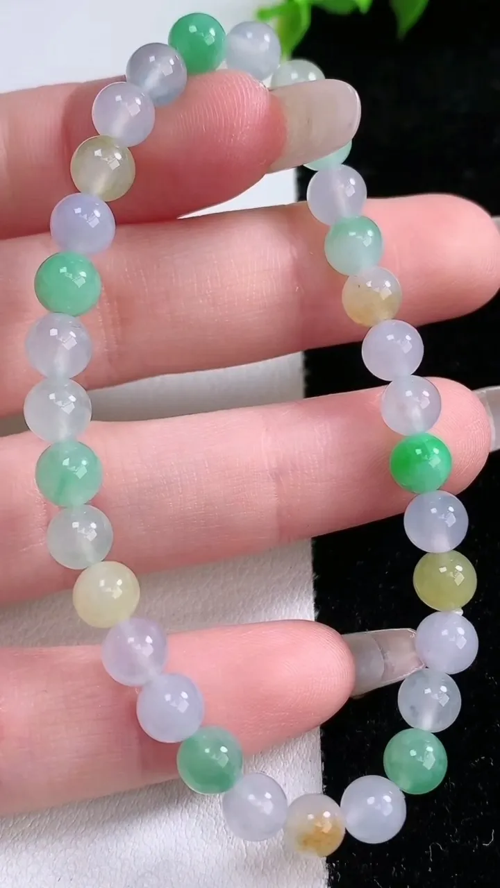 天然A货翡翠三彩圆珠手串，尺寸5.8-31颗，重量:11.97g1月28日
工厂直销收藏佳品,种好水足，色泽均匀，有种有色，上手高大气！