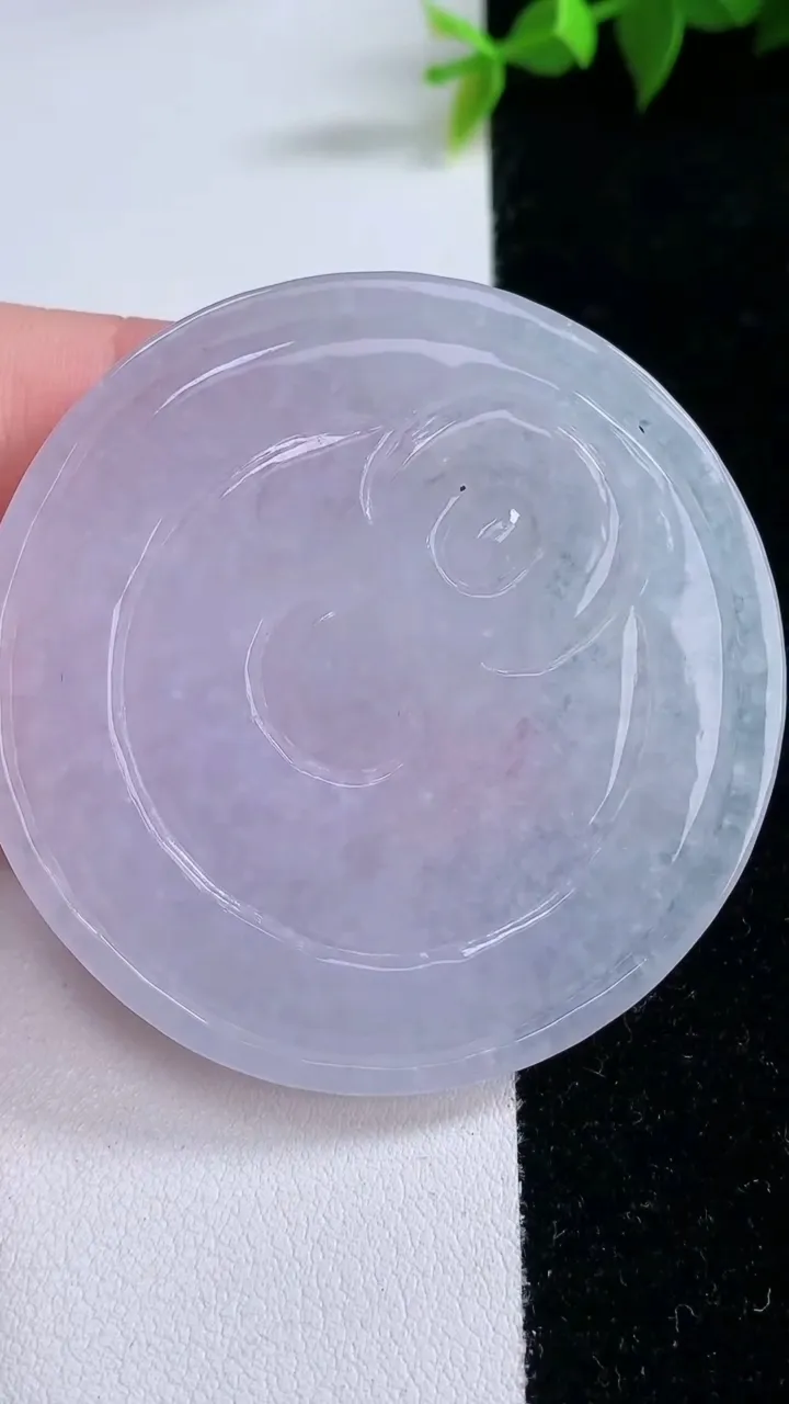 天然A货翡翠紫罗兰逍遥佛吊坠，尺寸54-4.4，重量:30.08g
1月28日