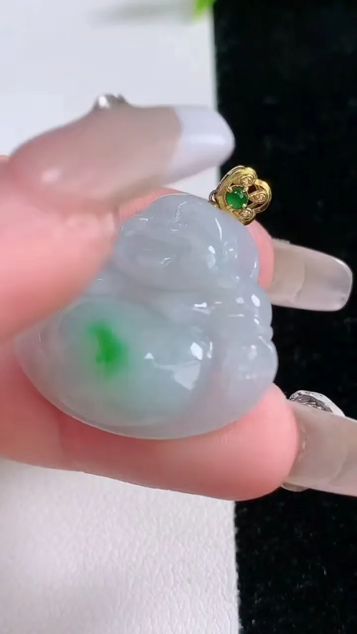 天然A货翡翠佛公吊坠，尺寸26.7-30.5-6.2，重量:7.72g
1月28日