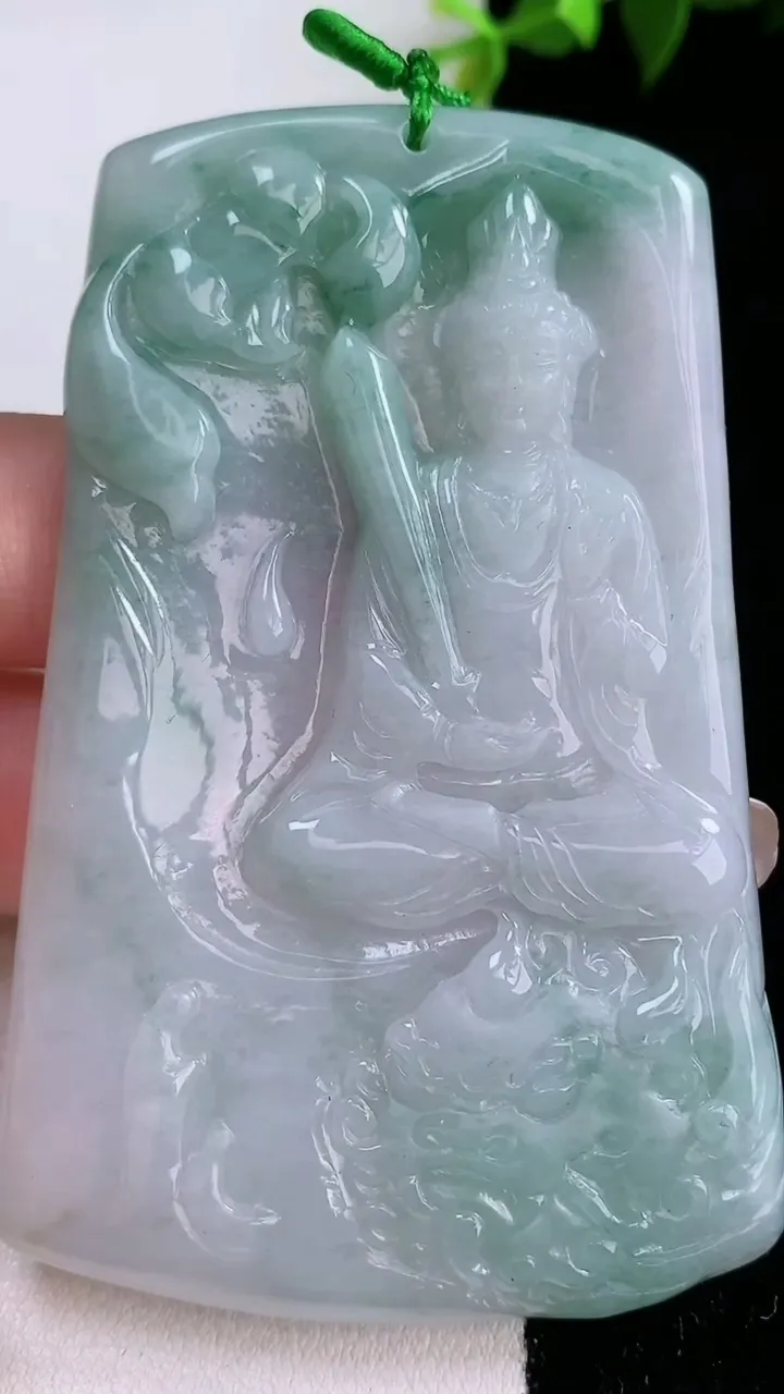 天然A货翡翠飘花文殊菩萨吊坠，尺寸75-47-4.7，重量:44.31g
1月28日