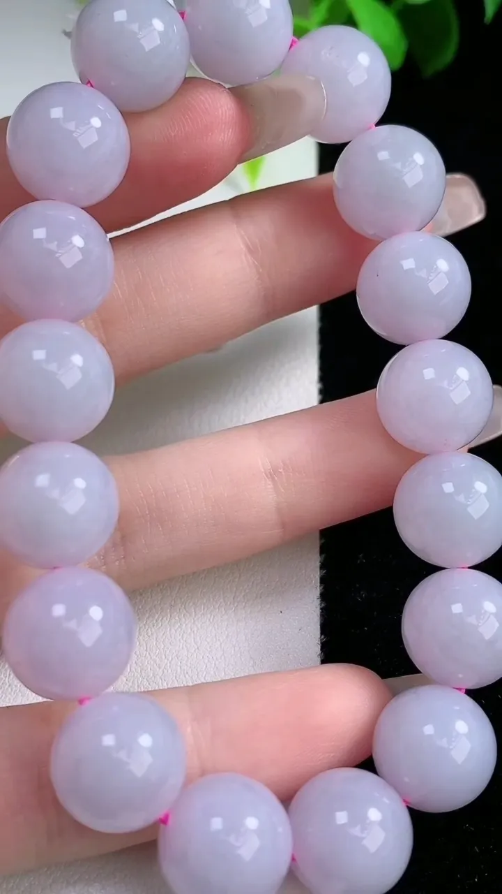 天然A货翡翠紫罗兰圆珠手串，尺寸12.3-17颗，重量:53.95g1月29日
工厂直销收藏佳品,种