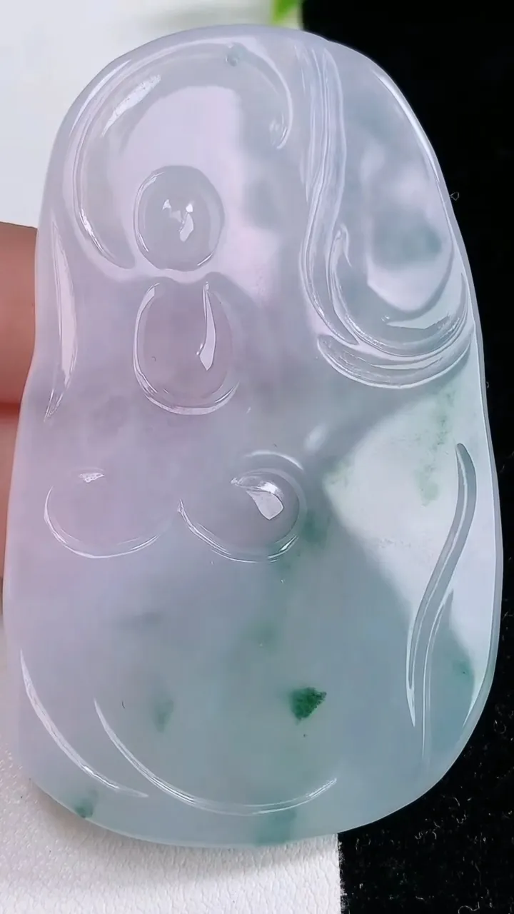 天然A货翡翠种飘花文殊菩萨吊坠，尺寸69.5-42.5-6.2，重量:44.85g
1月29日