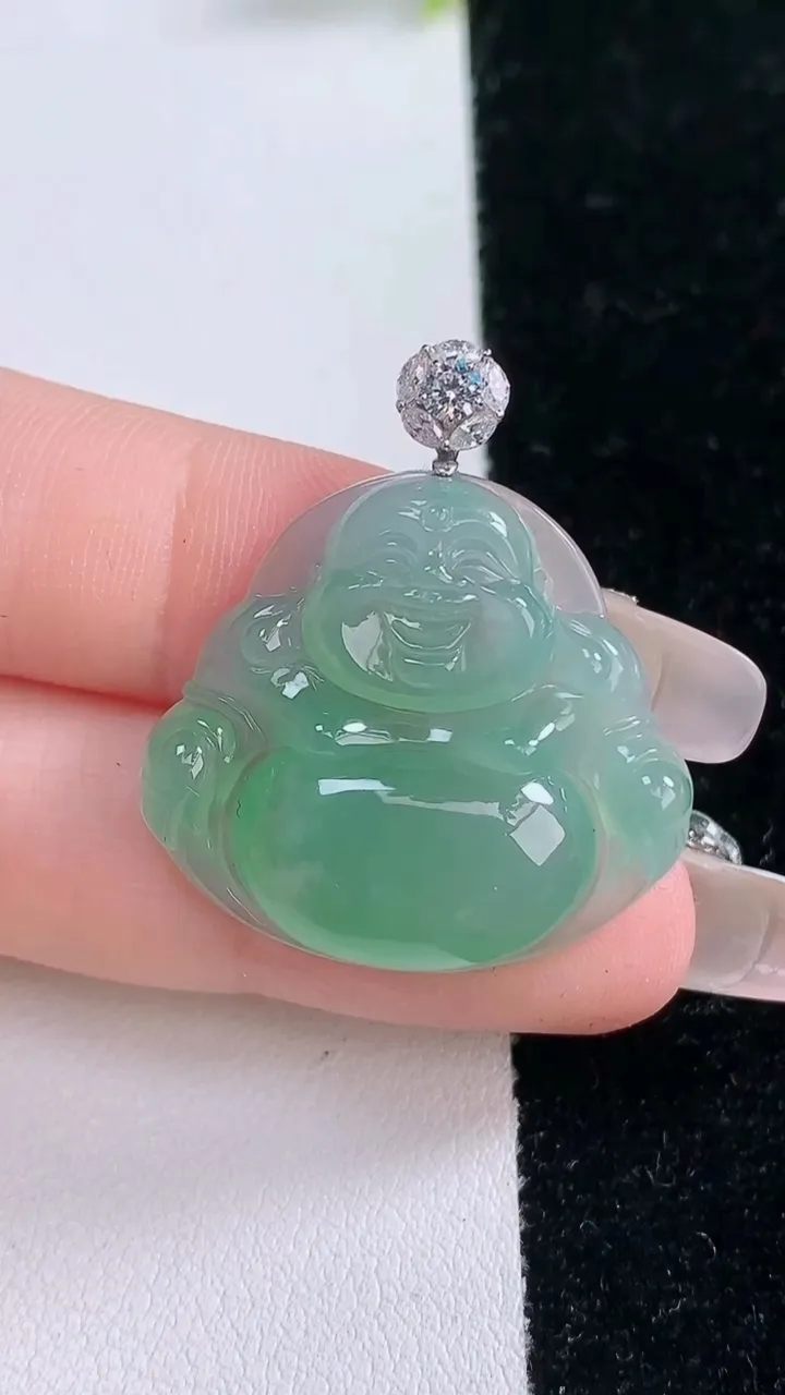 天然A货翡翠佛公吊坠，尺寸26-38.4-5.4，重量:6.40g
1月29日