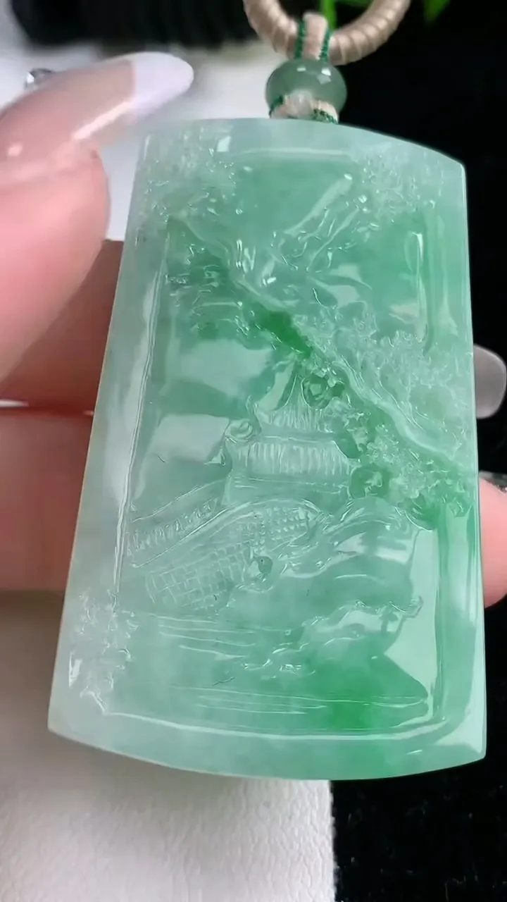 天然A货翡翠山水牌吊坠，尺寸54-31.7-7.8，重量:37.54g
1月29日