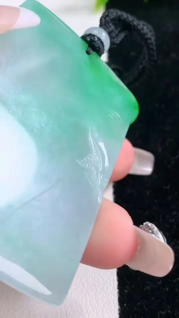 天然A货翡翠三阳开泰吊坠，尺寸60-40.5-8，重量:55.59g
1月29日