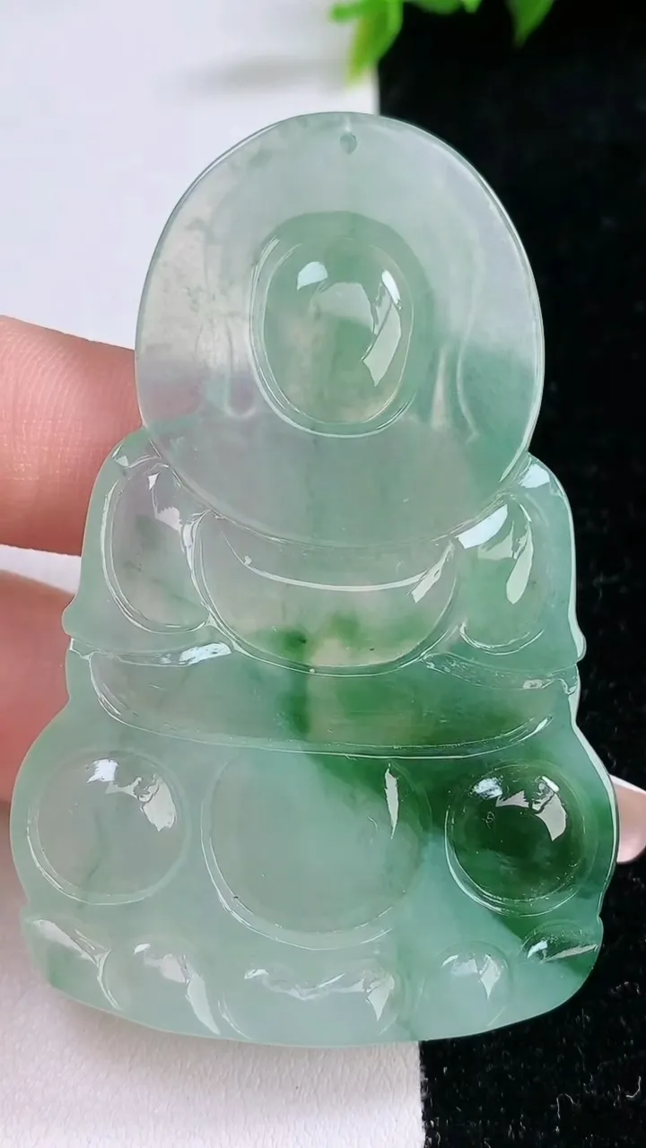 天然A货翡翠观音菩萨吊坠，尺寸64.8-42-5.3，重量:26.29g
1月29日