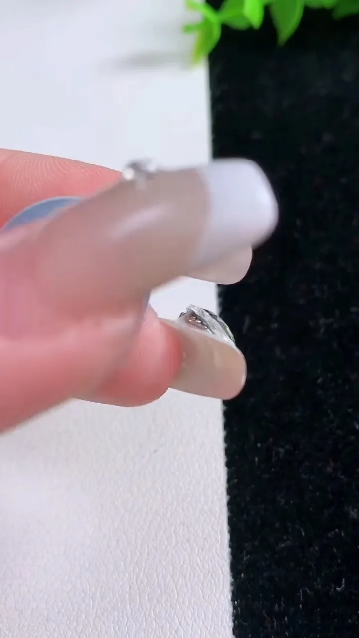 天然A货翡翠紫罗兰路路通吊坠，尺寸19.3-12.7，重量:10.03g
1月29日