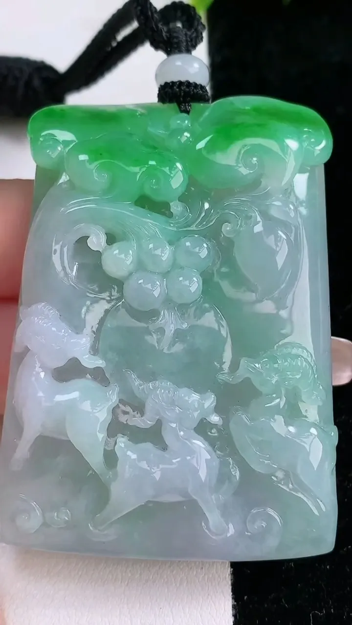 天然A货翡翠三阳开泰吊坠，尺寸60-40.5-8，重量:55.59g
1月29日