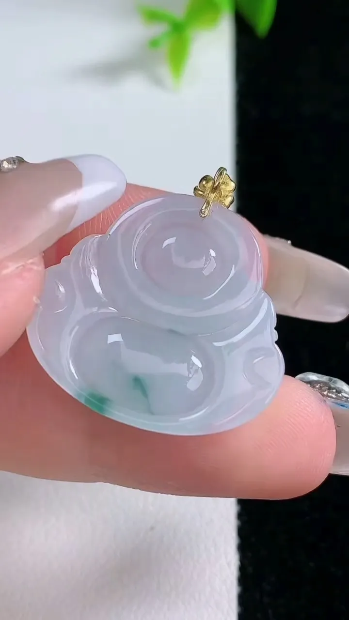 天然A货翡翠18K金飘花佛公吊坠，尺寸23.5-25.5-5.2，重量:4.78g
1月29日