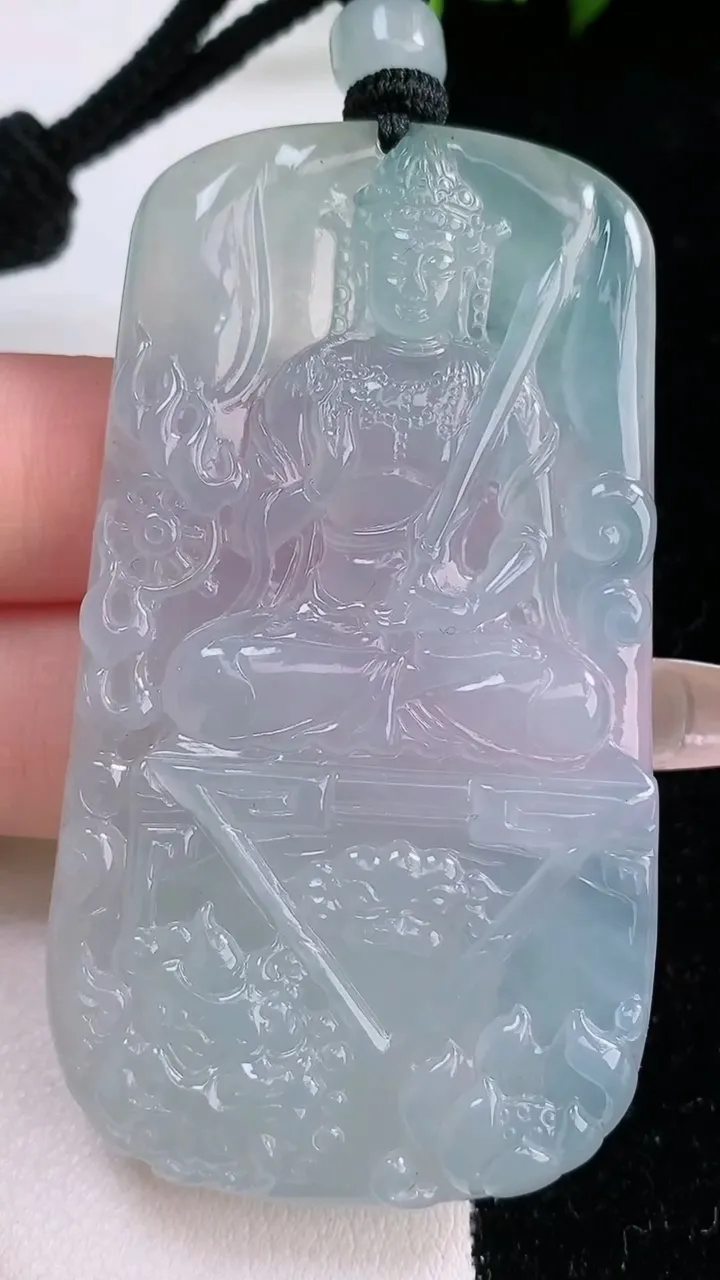 天然A货翡翠文殊菩萨吊坠，尺寸65.7-35.3-5.7，重量:38.58g
1月29日