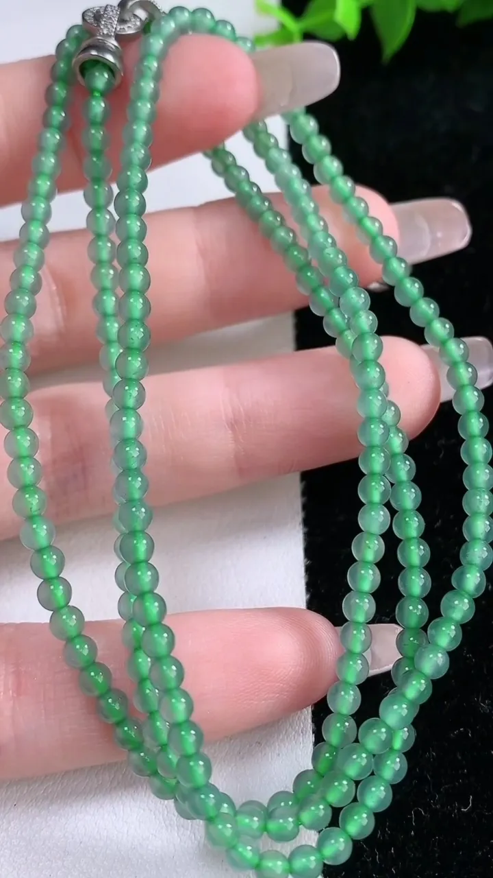天然A货翡翠小米珠项链，尺寸3.2，重量:12.89g1月29日
工厂直销收藏佳品,种好水足，色泽均