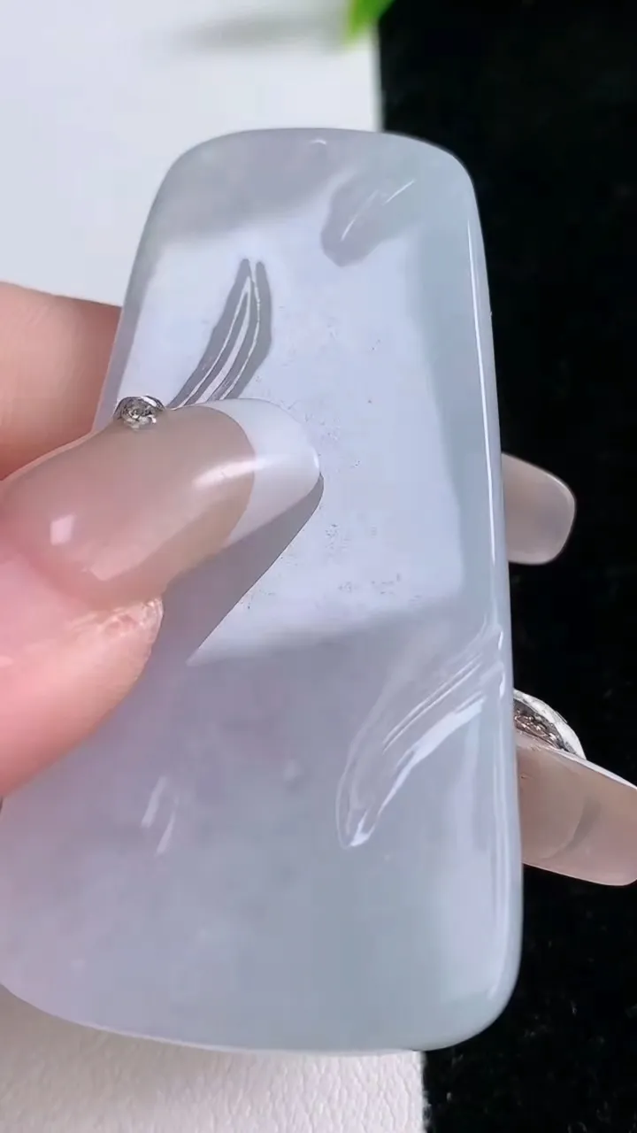 天然A货翡翠普贤菩萨吊坠，尺寸58.2-29-5.8，重量:22.98g
1月29日