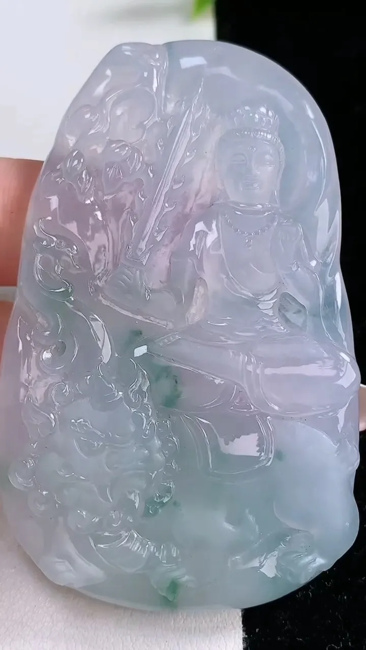 天然A货翡翠种飘花文殊菩萨吊坠，尺寸69.5-42.5-6.2，重量:44.85g
1月29日