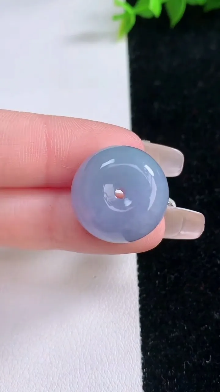 天然A货翡翠紫罗兰路路通吊坠，尺寸19.3-12.7，重量:10.03g
1月29日