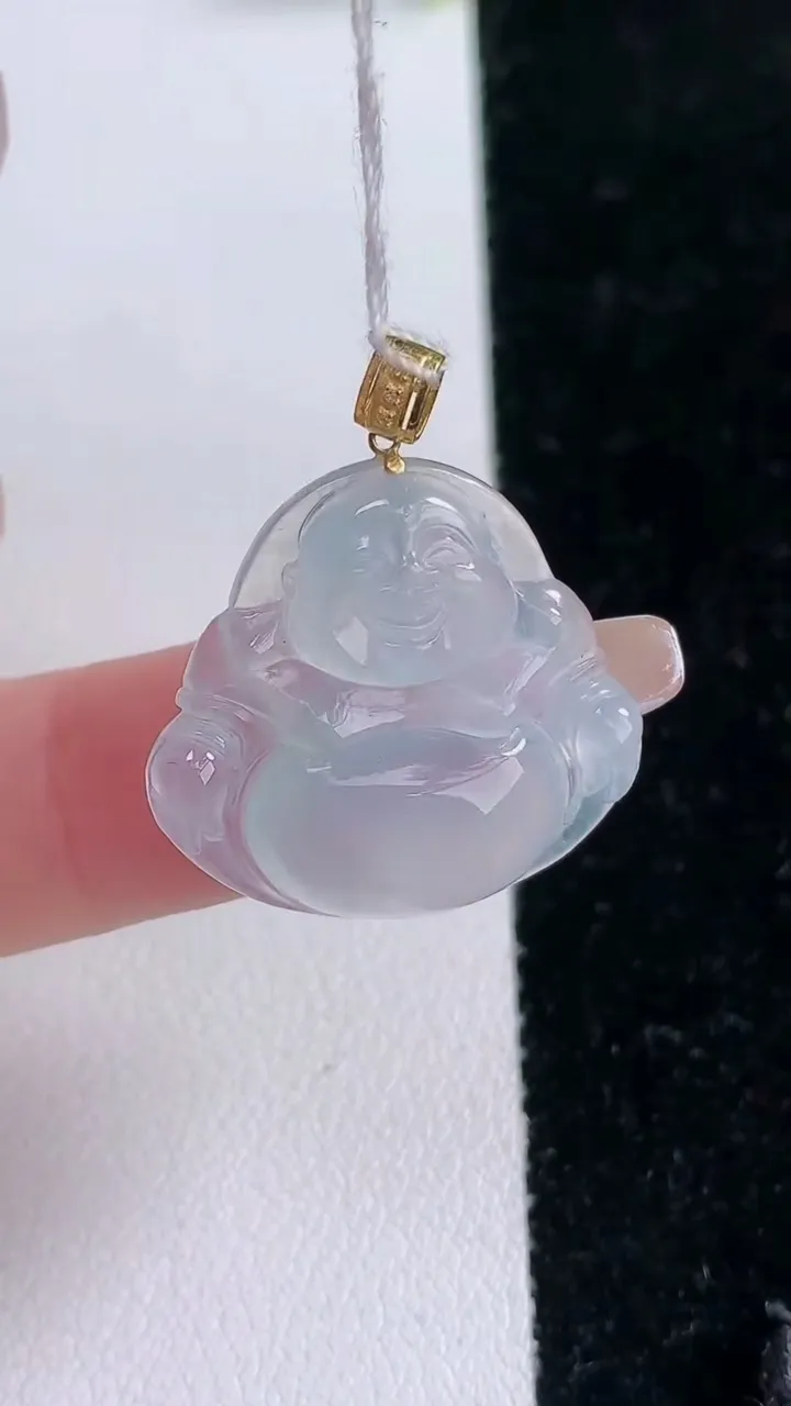 天然A货翡翠种白冰佛公吊坠，尺寸21.7-23.2-4.7，重量:3.72g
1月29日