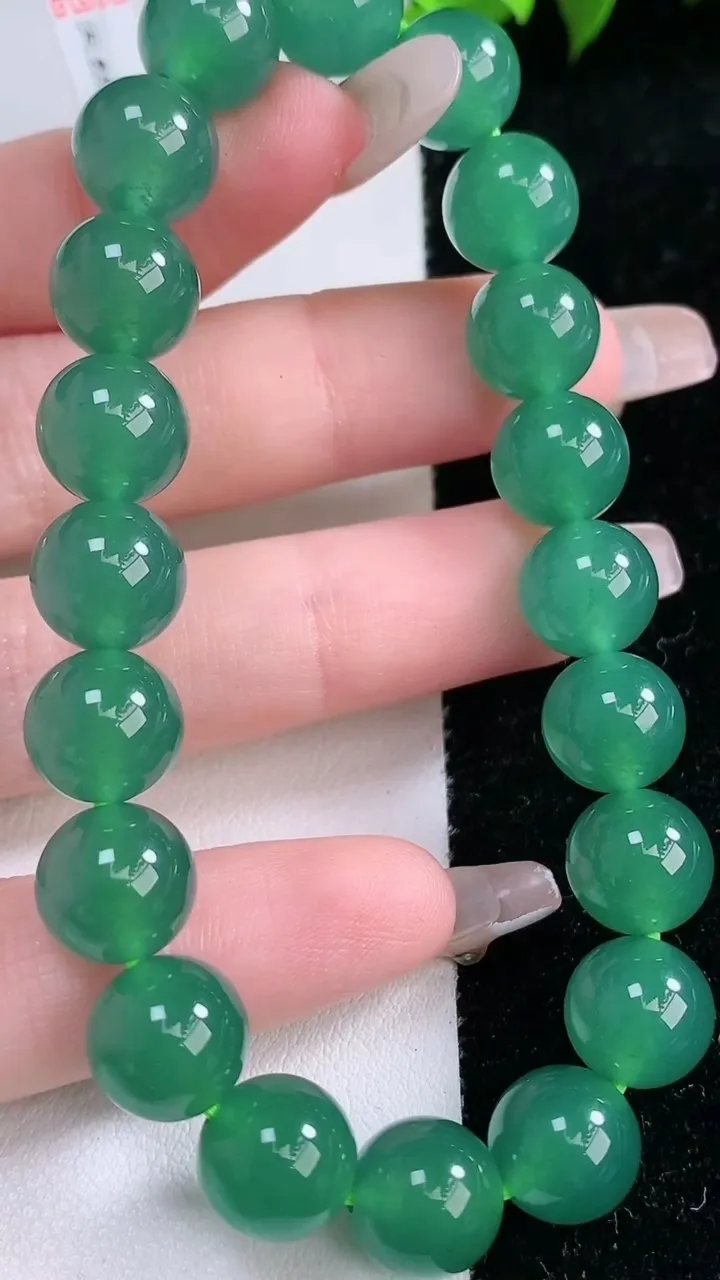 天然A货翡翠圆珠手串，尺寸10-20颗，重量:33.85g1月29日
工厂直销收藏佳品,种好水足，色