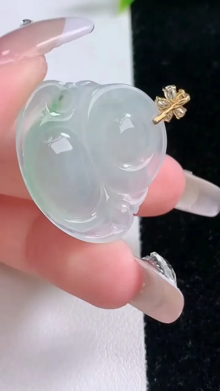 天然A货翡翠佛公吊坠，尺寸27-30.6-5.6，重量:6.96g
1月29日