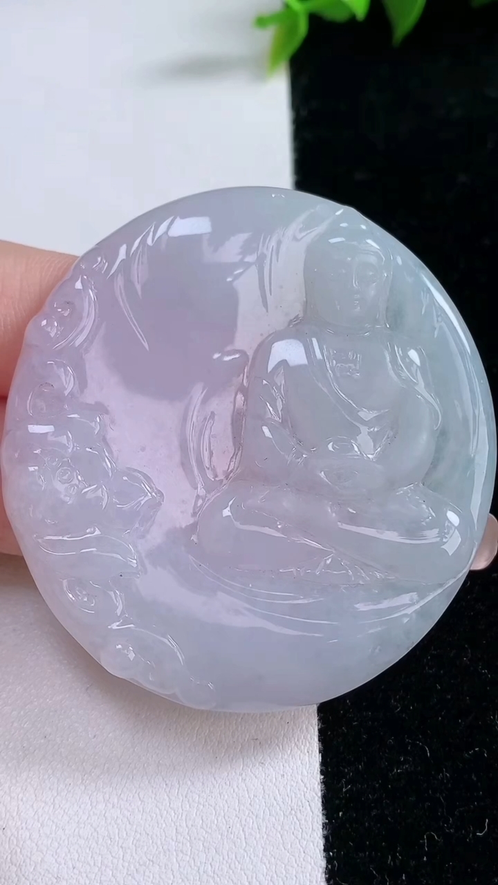 天然A货翡翠紫罗兰大日如来吊坠，尺寸52.8-49-5，重量:28.10g
1月29日