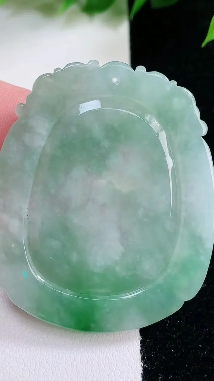 天然A货翡翠凤凰吊坠，尺寸 55.2-45.8-6.5，重:29.48g
1月29日