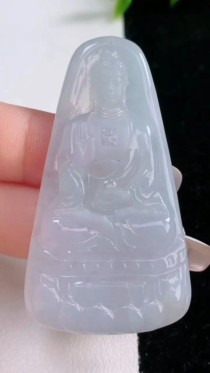 天然A货翡翠阿弥陀佛吊坠，尺寸57.5-31.2-5.4，重量:19.25g
1月29日