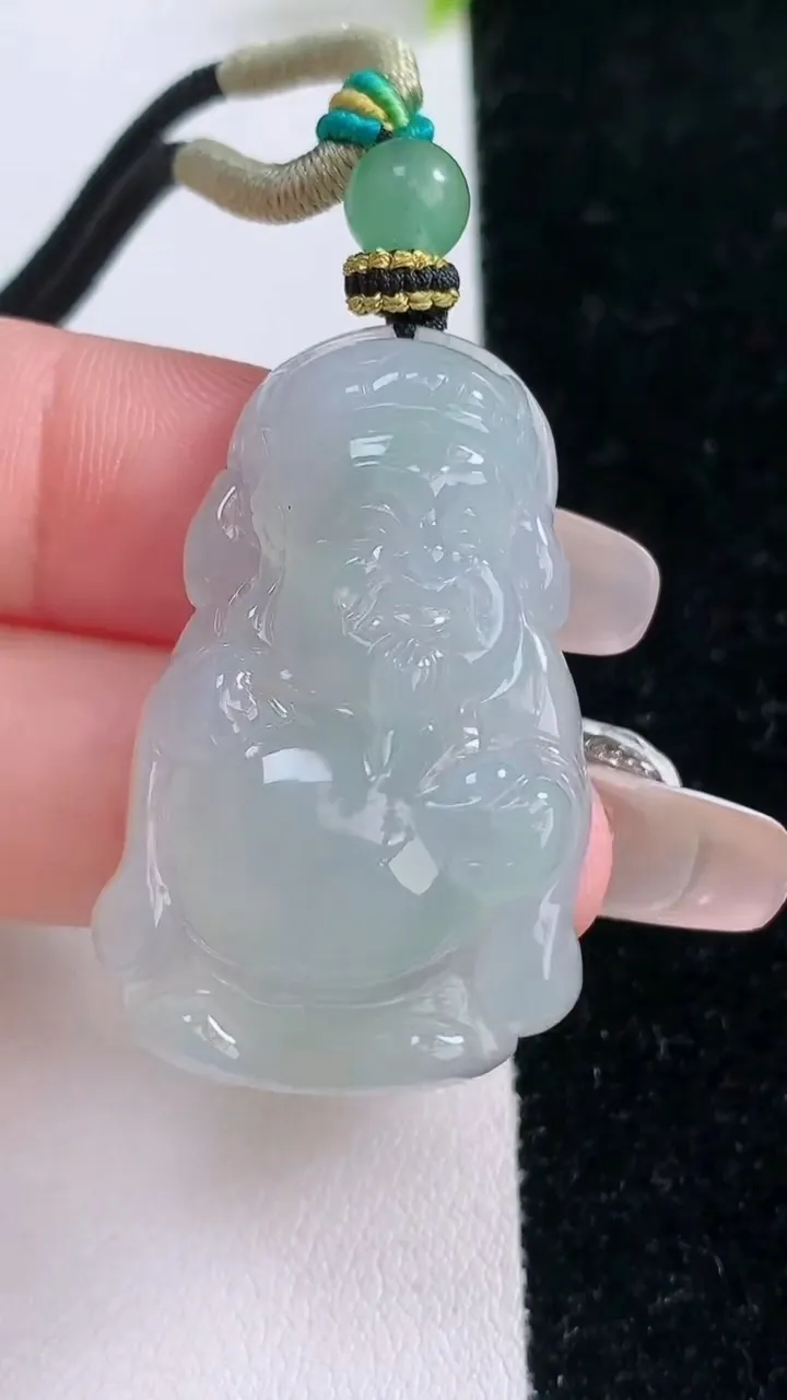 天然A货翡翠财神爷吊坠，尺寸38.3-23.8-7.4，重量:15.05g
1月29日