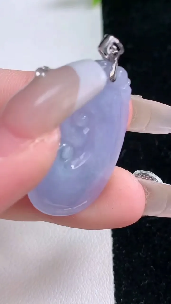 天然A货翡翠18K金紫罗兰如意吊坠，尺寸32.3-19.6-5.2，重量:7.25g
1月29日