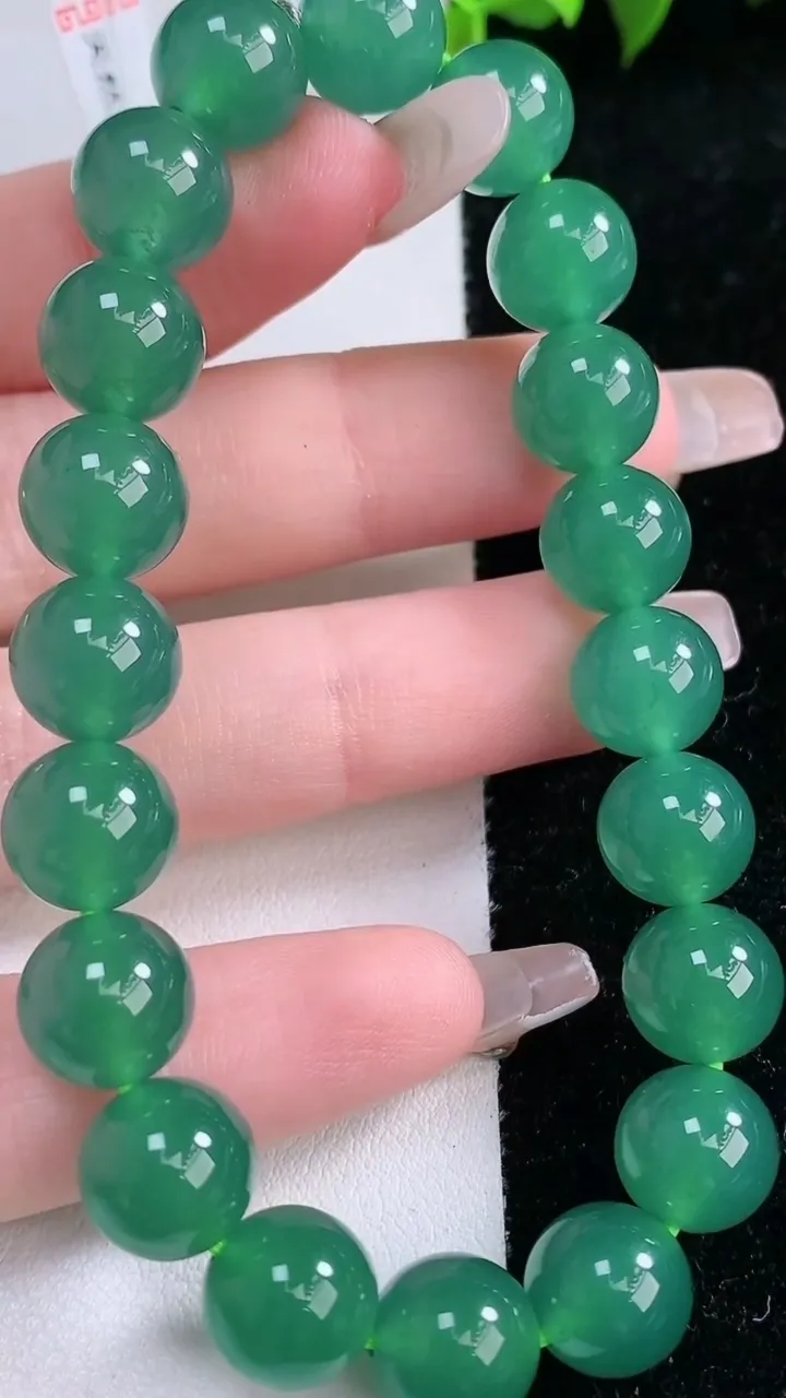 天然A货翡翠圆珠手串，尺寸10-20颗，重量:33.85g1月29日
工厂直销收藏佳品,种好水足，色