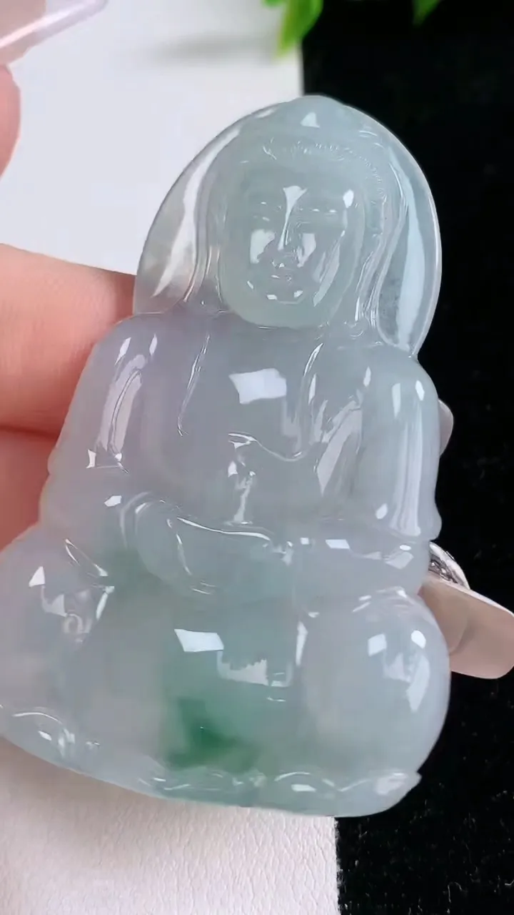 天然A货翡翠飘花观音菩萨吊坠，尺寸61.7-38.8-5，重量:22.97g
1月29日