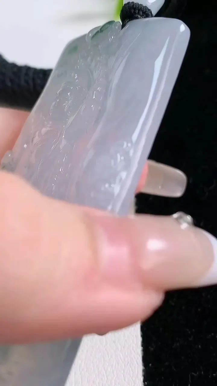 天然A货翡翠种飘花文殊菩萨吊坠，尺寸69-44.3-5，重量:42.31g
1月29日