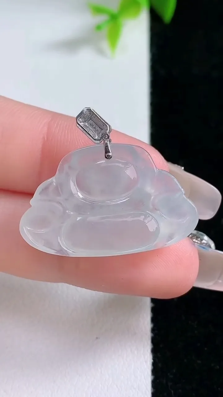 天然A货翡翠佛公吊坠，尺寸18.7-29.4-5，重量:4.81g
1月29日