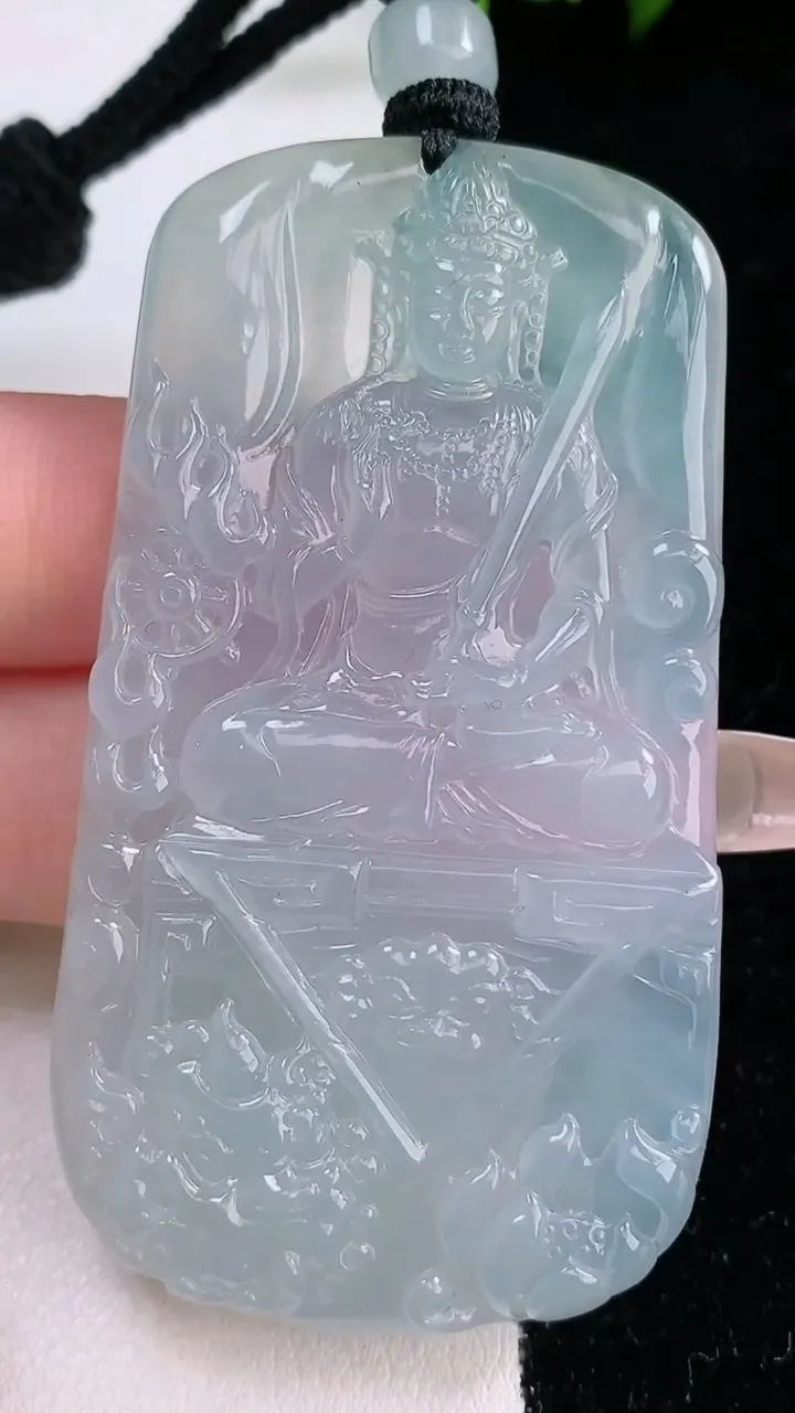 天然A货翡翠文殊菩萨吊坠，尺寸65.7-35.3-5.7，重量:38.58g
1月29日