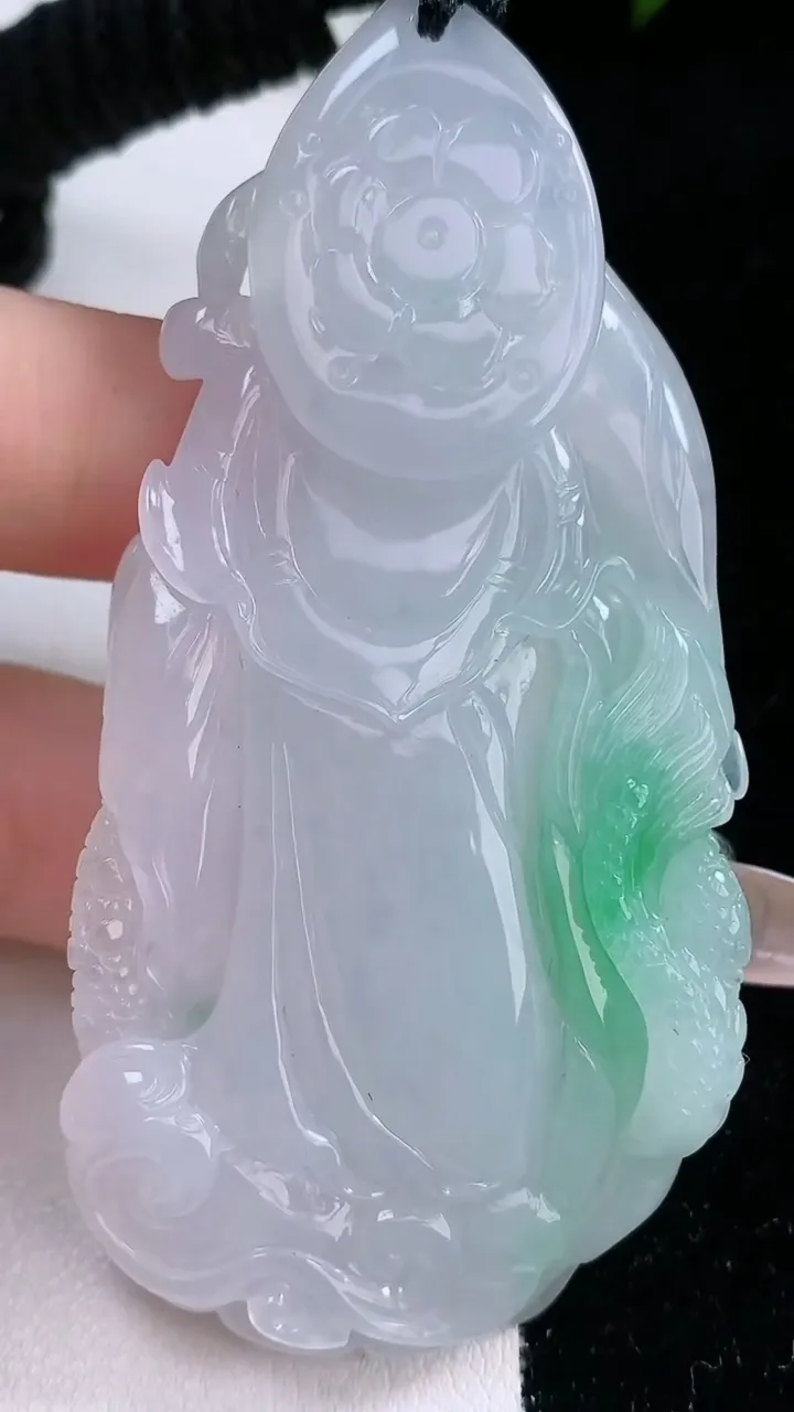 天然A货翡翠御龙观音菩萨吊坠，尺寸75-36.8-10，重量:49.53g
1月29日