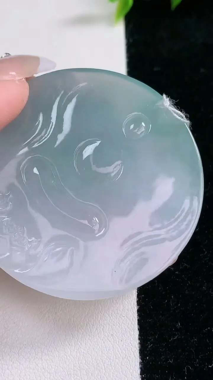 天然A货翡翠大势至菩萨吊坠，尺寸51.3-5.2，重量:30.00g
1月29日