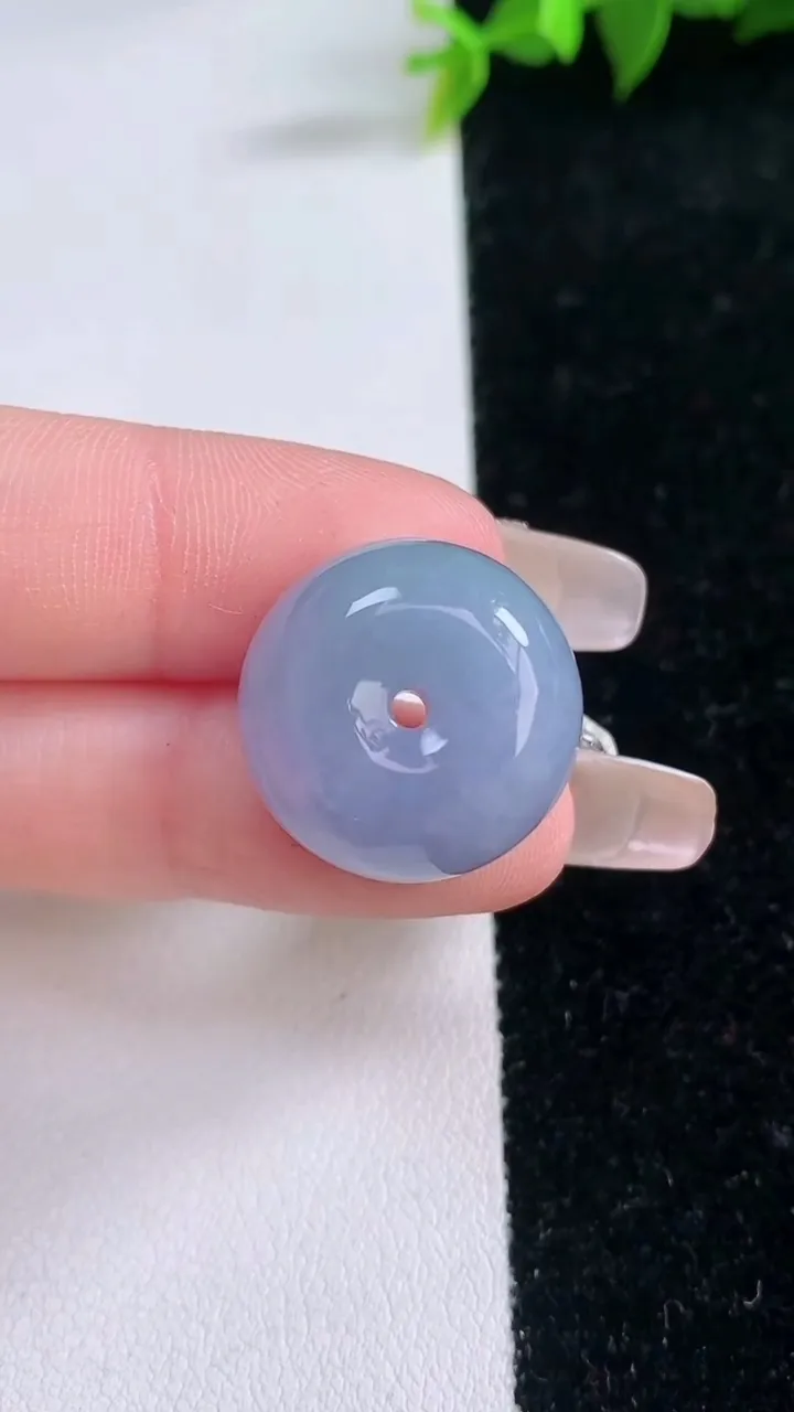 天然A货翡翠紫罗兰路路通吊坠，尺寸19.3-12.7，重量:10.03g
1月29日