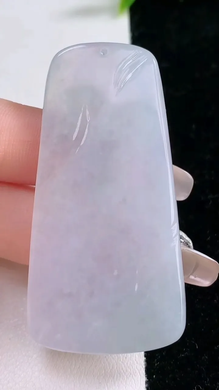 天然A货翡翠普贤菩萨吊坠，尺寸58.2-29-5.8，重量:22.98g
1月29日