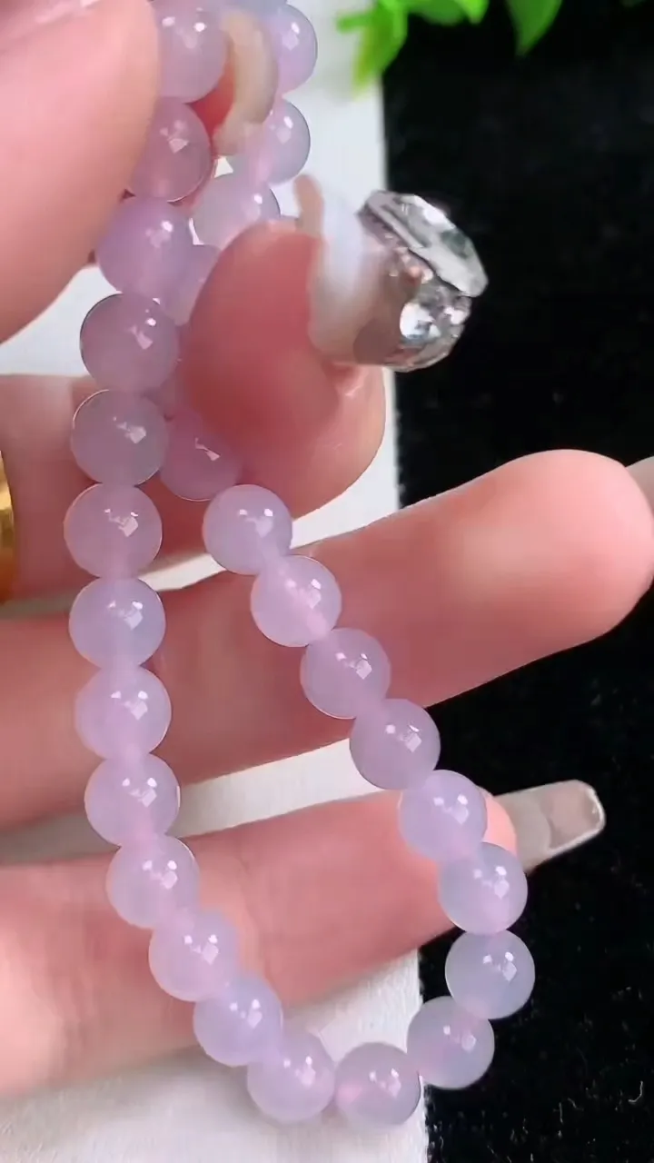 天然A货翡翠紫罗兰圆珠手串，尺寸6-30颗，重量:11.29g1月29日
工厂直销收藏佳品,种好水足，色泽均匀，有种有色，上手高大气！