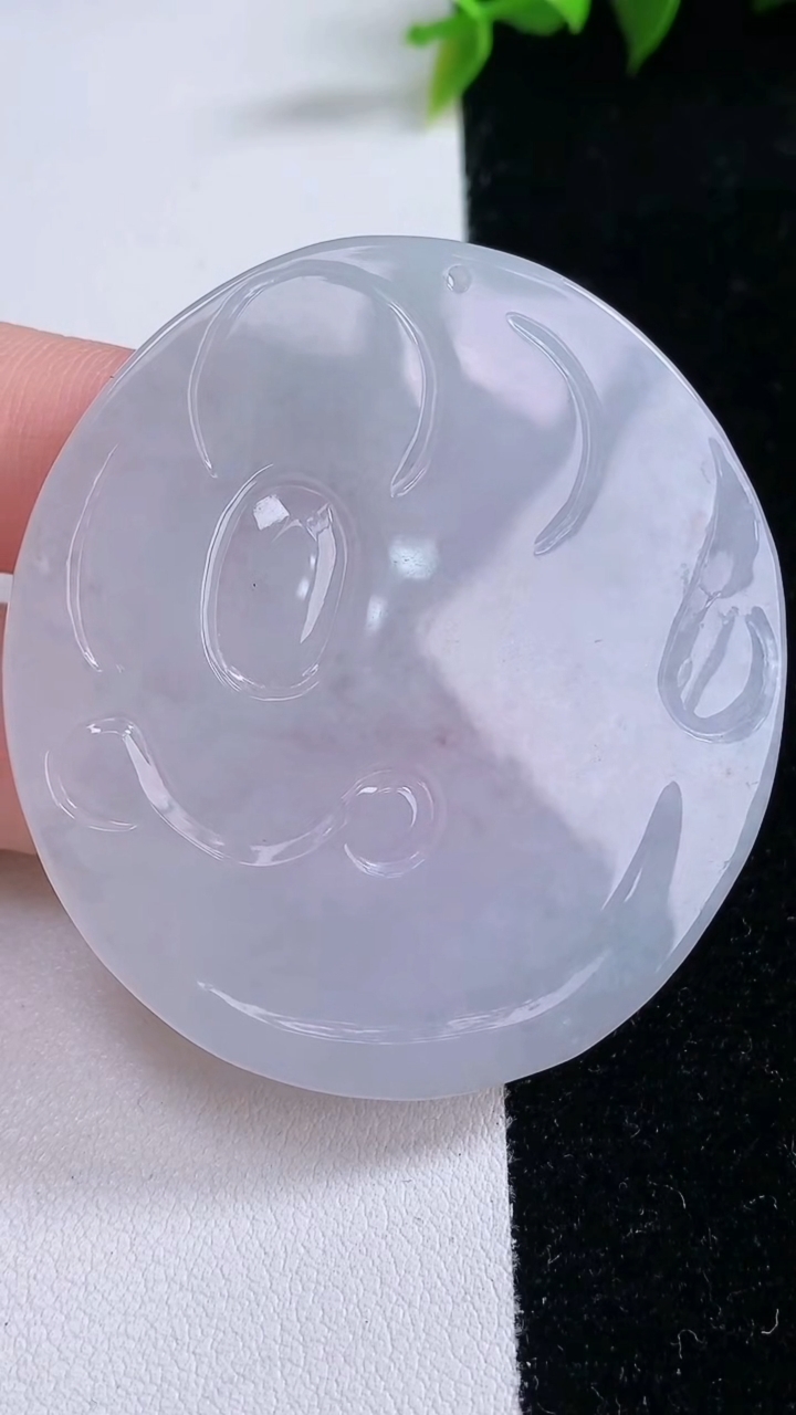 天然A货翡翠紫罗兰大日如来吊坠，尺寸52.8-49-5，重量:28.10g
1月29日