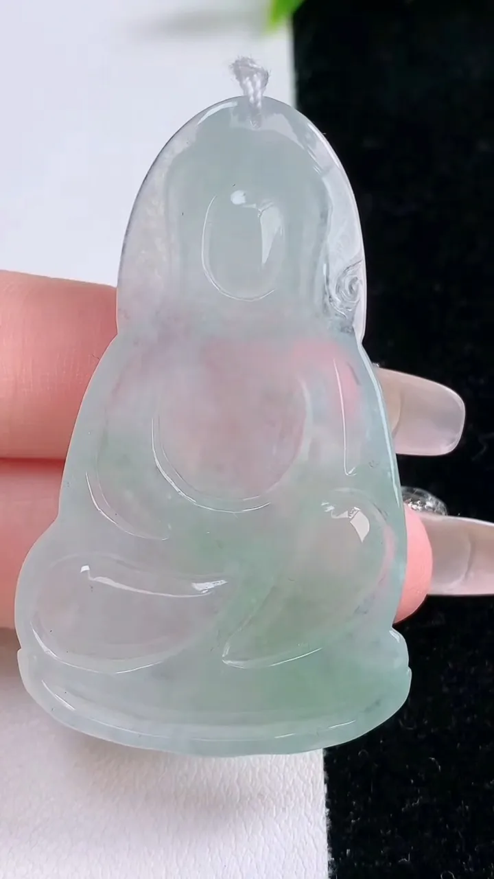 天然A货翡翠大势至菩萨吊坠，尺寸53.2-33-5.3，重量:16.83g
1月29日