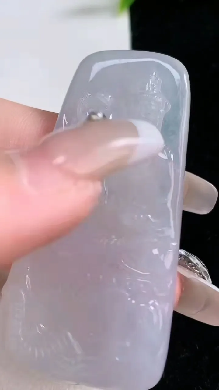 天然A货翡翠普贤菩萨吊坠，尺寸58.2-29-5.8，重量:22.98g
1月29日