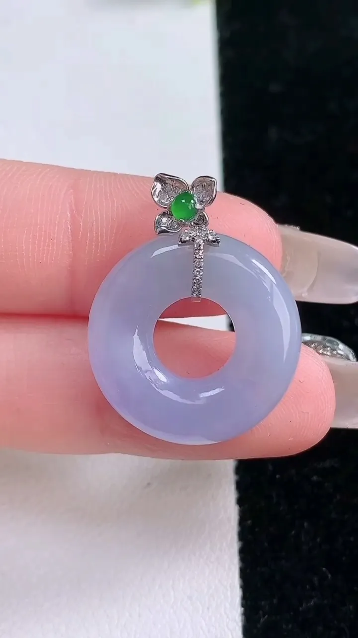 天然A货翡翠18K金紫罗兰平安环吊坠，尺寸21.3-5.6，重量:5.43g
1月29日