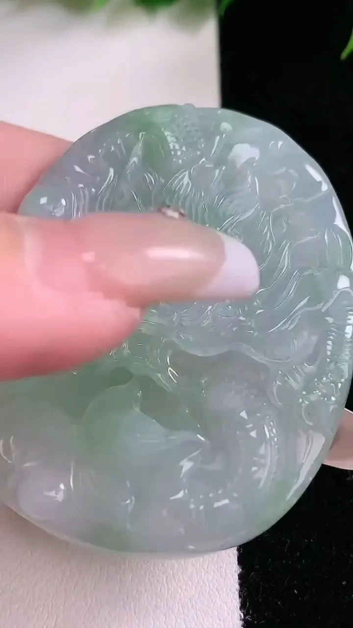 天然A货翡翠龙牌吊坠，尺寸55.5-44.5-5.5，重:29.71g
1月29日