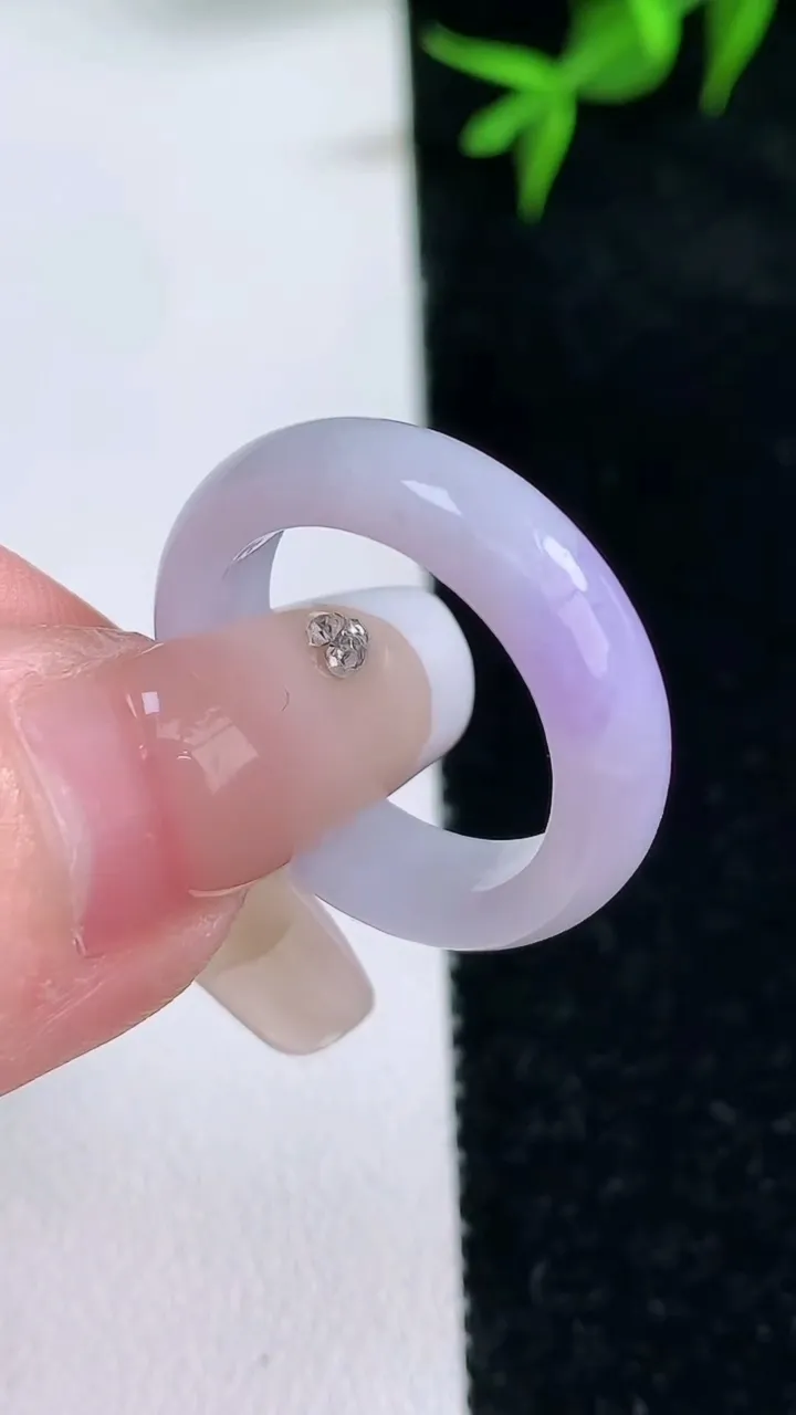 天然A货翡翠紫罗兰指环戒指，尺寸17.4-5.3-3.3，重量:3.80g2026年1月30日
工厂